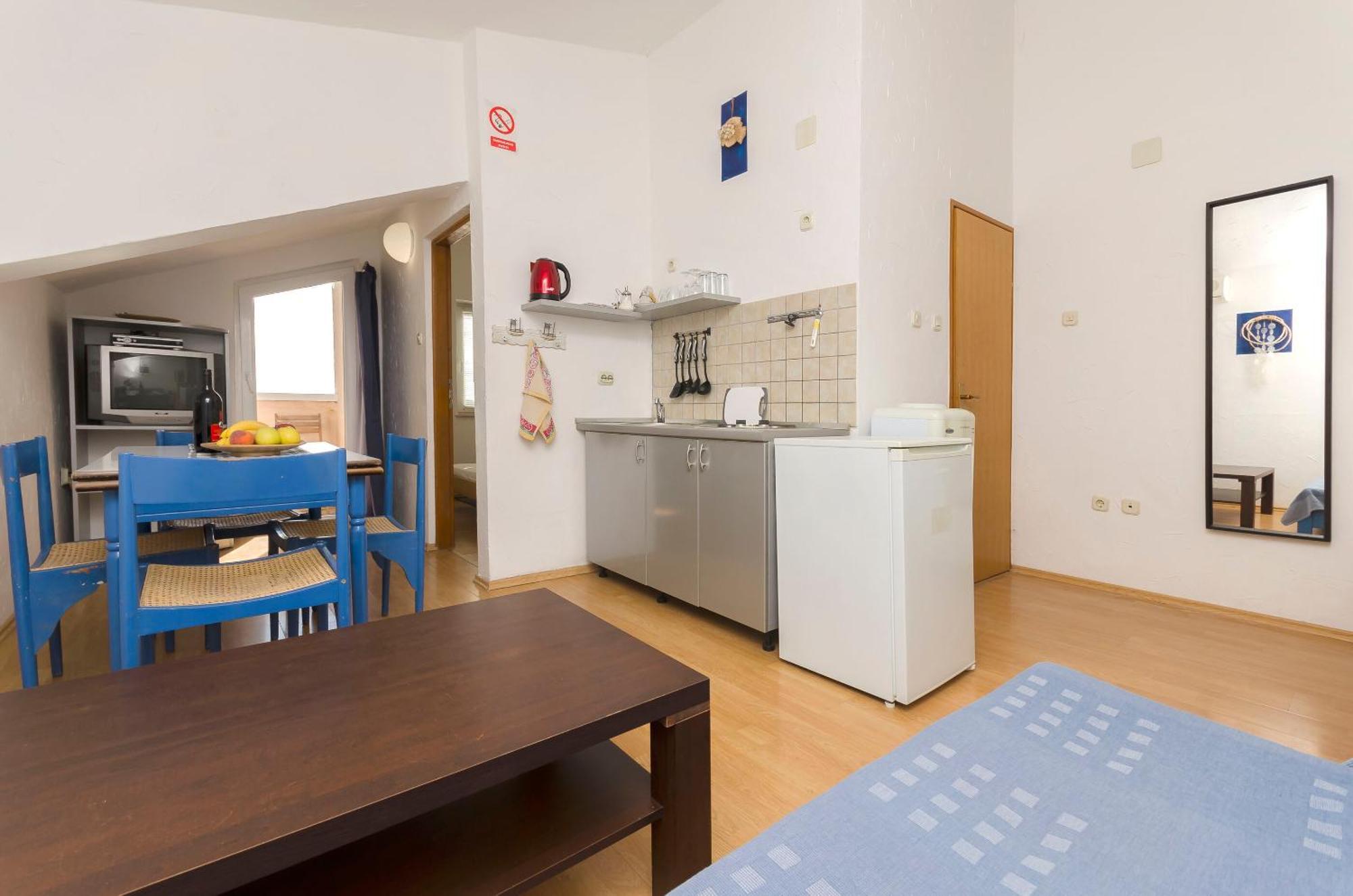 Apartments And Rooms Mladen Vodice Exterior photo