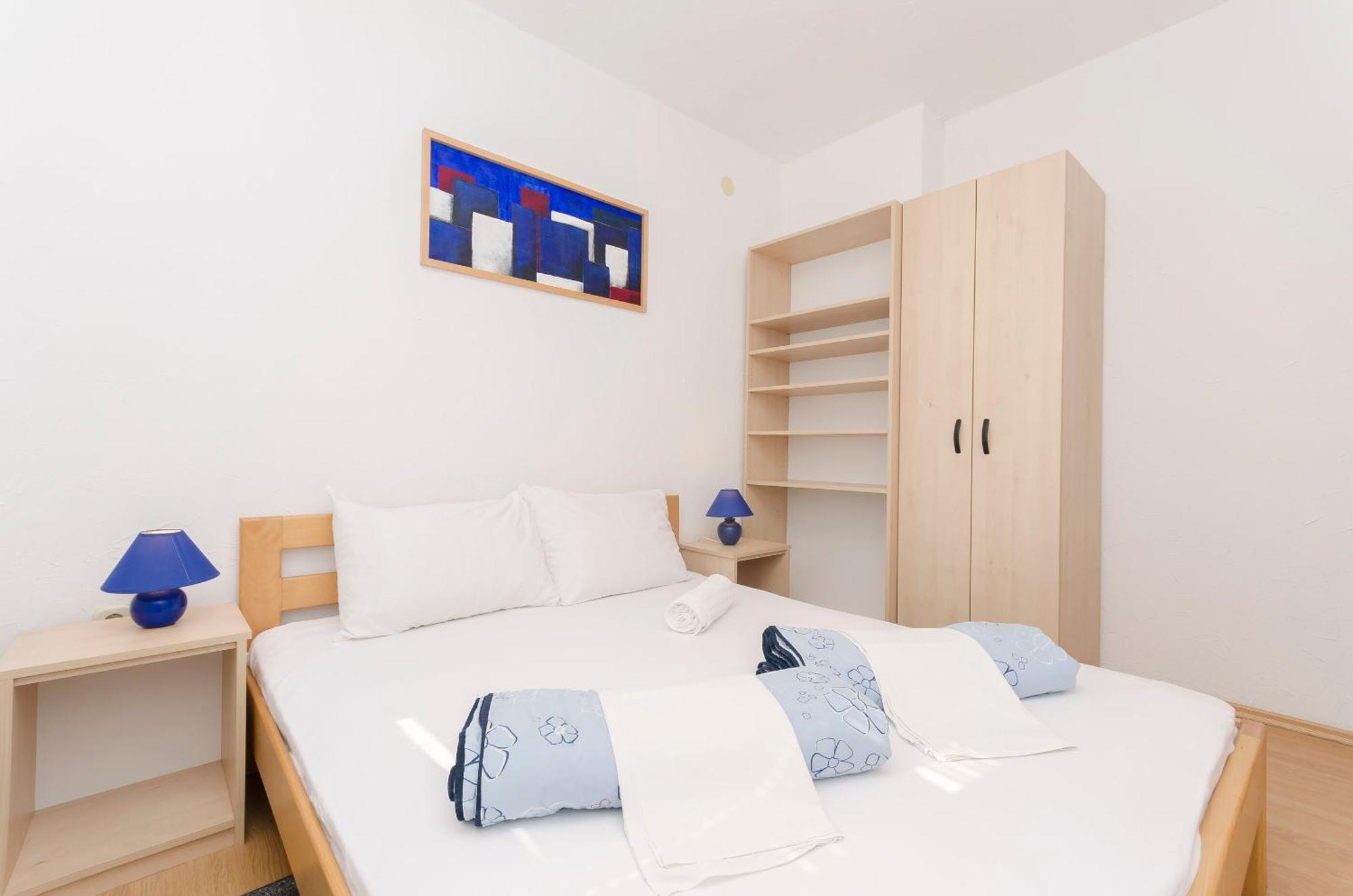 Apartments And Rooms Mladen Vodice Exterior photo