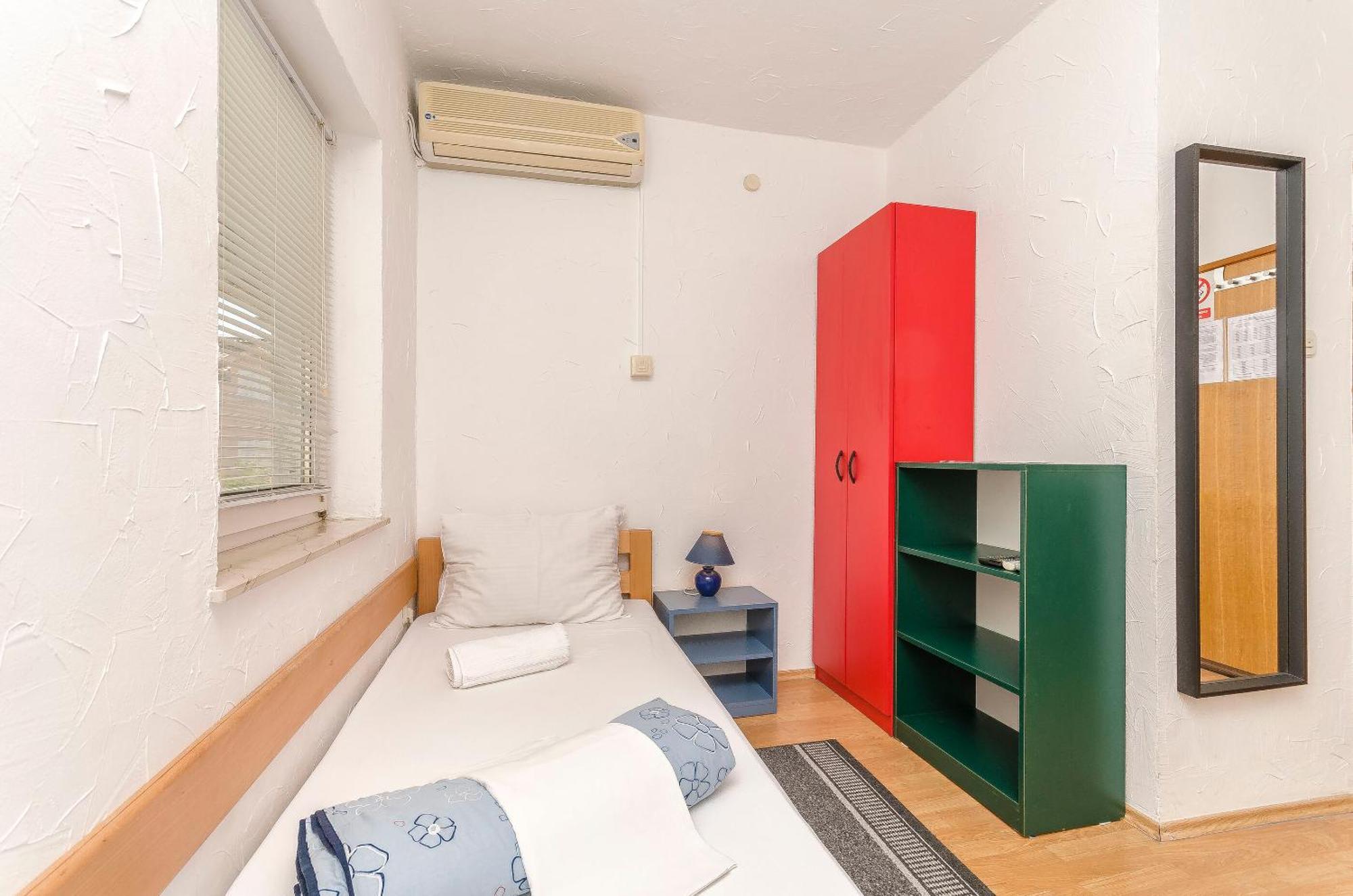 Apartments And Rooms Mladen Vodice Exterior photo