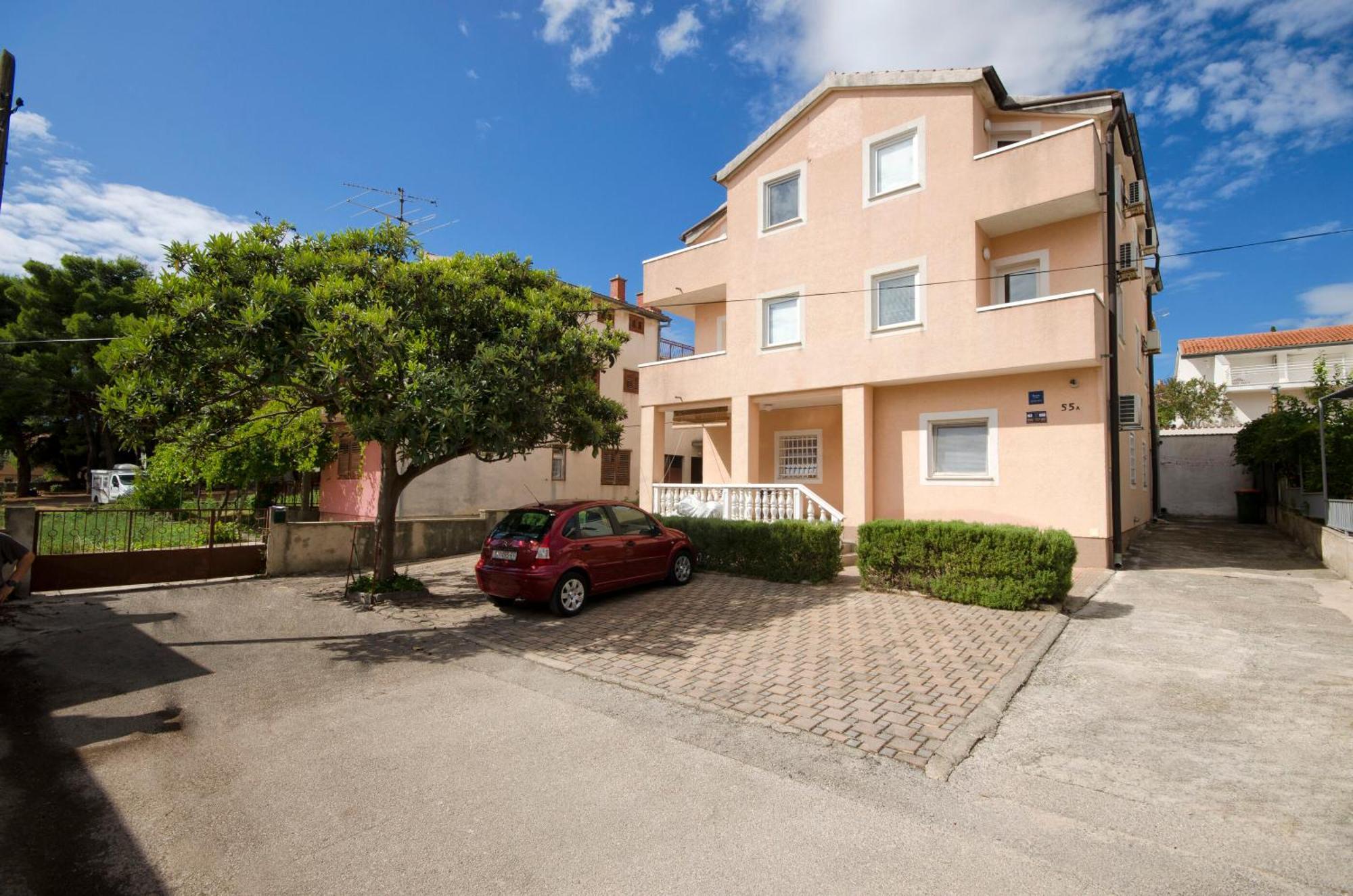 Apartments And Rooms Mladen Vodice Exterior photo